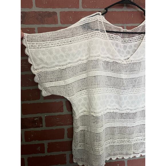 Lace V-Neck Top - Picture 2 of 4